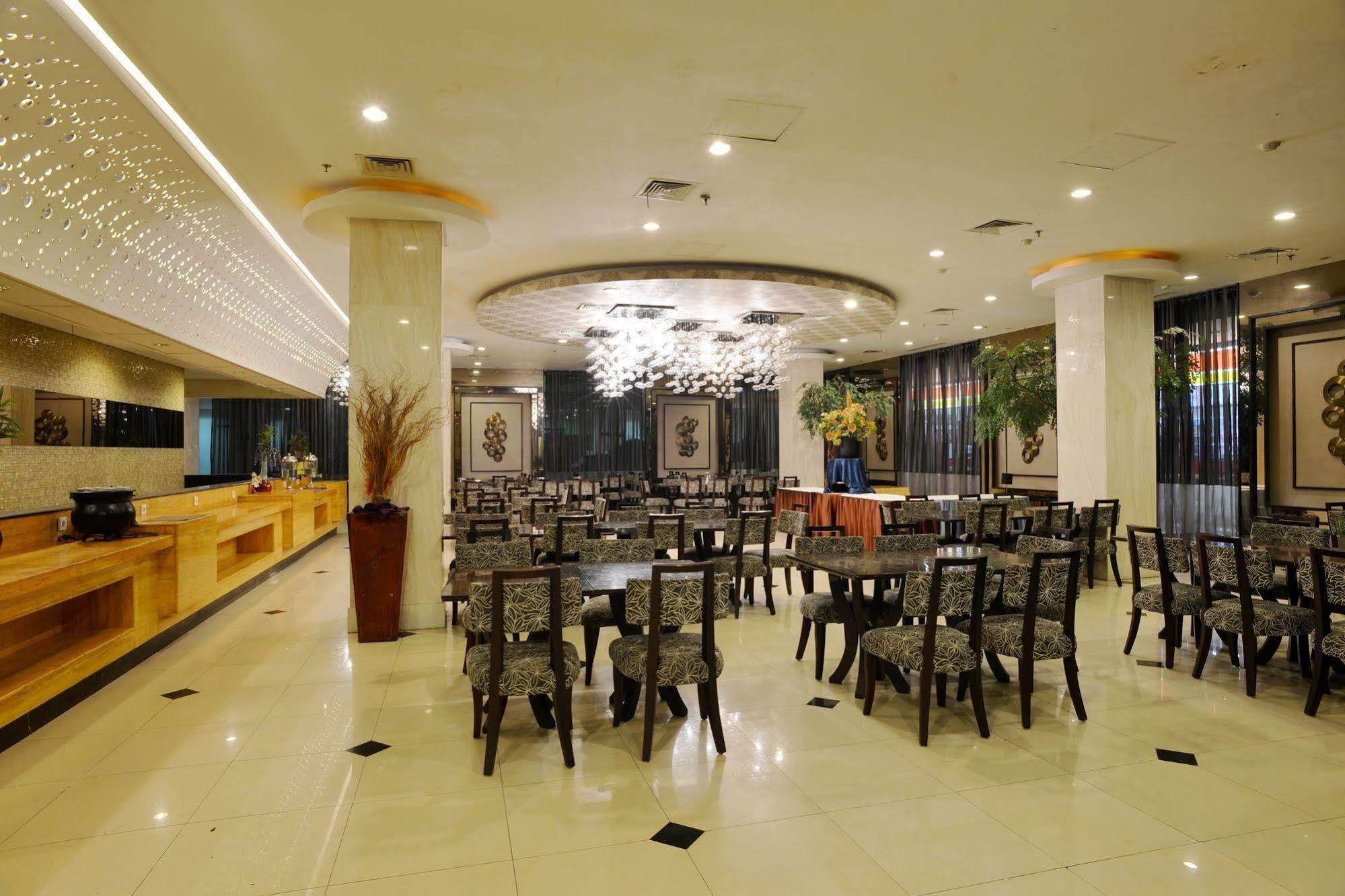 Elvour Hotel Serpong Tangerang Luaran gambar