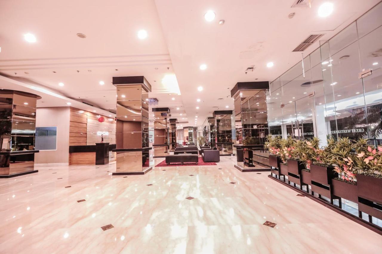 Elvour Hotel Serpong Tangerang Luaran gambar